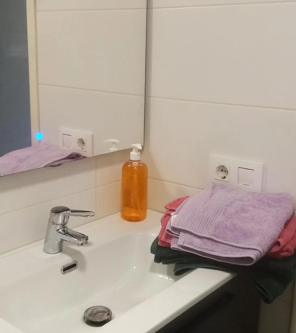 אמפוריבראבה Comme Chez Vous Troisieme Etages Sans Ascenseur Tout Equipe Climatisation