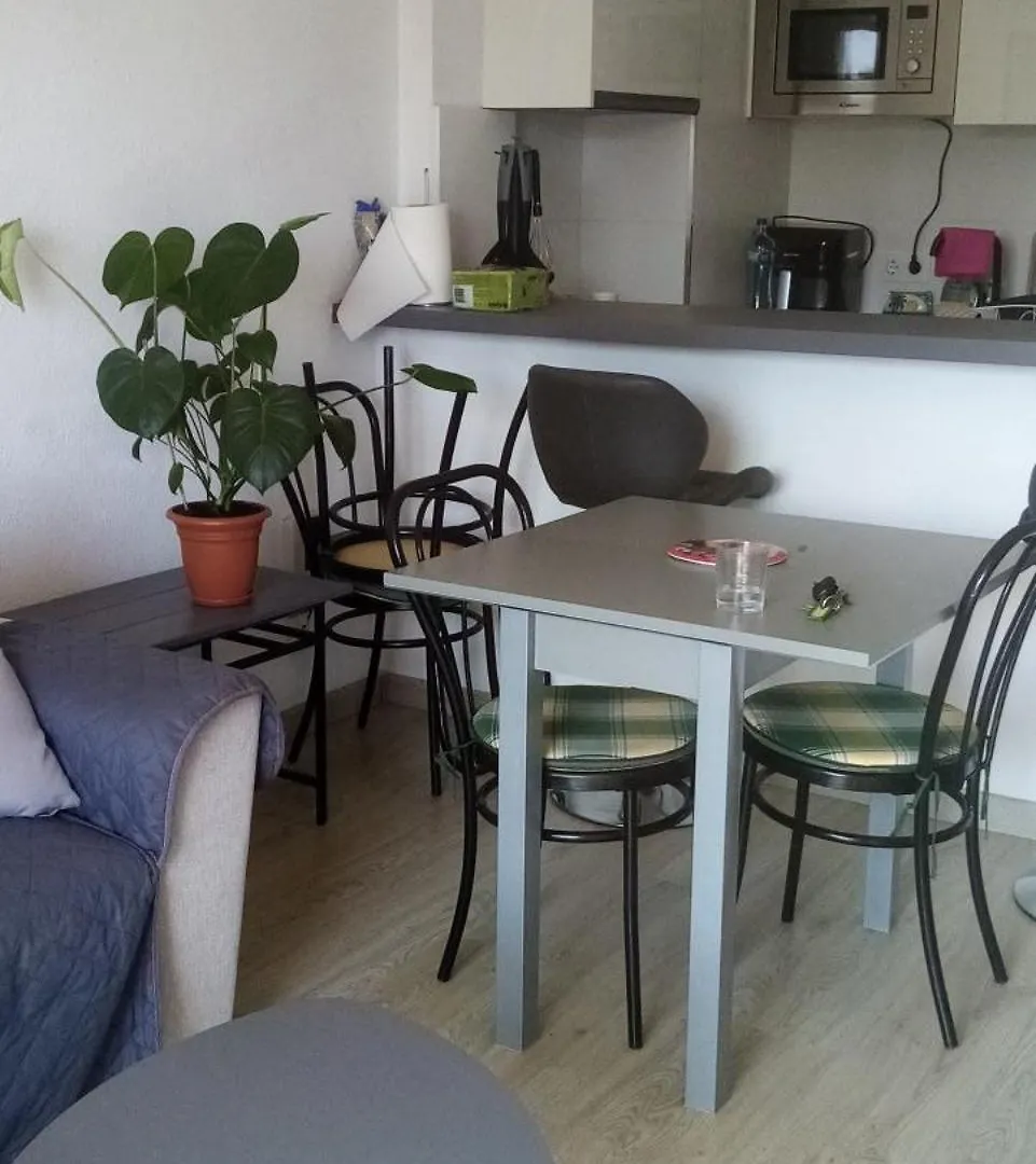 אמפוריבראבה Comme Chez Vous Troisieme Etages Sans Ascenseur Tout Equipe Climatisation